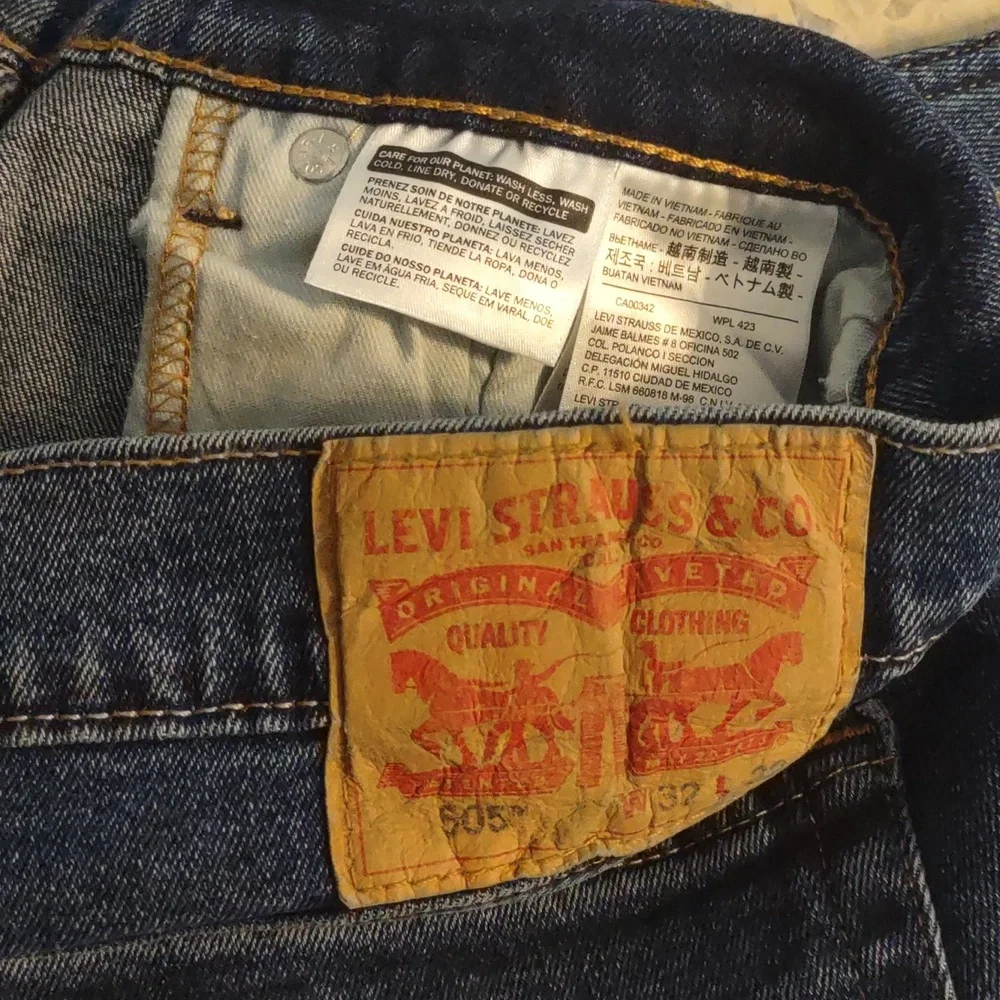Levi's 505 regular mens sits at waist Jeans 32 straight leg extra thigh room New - Picture 5 of 9